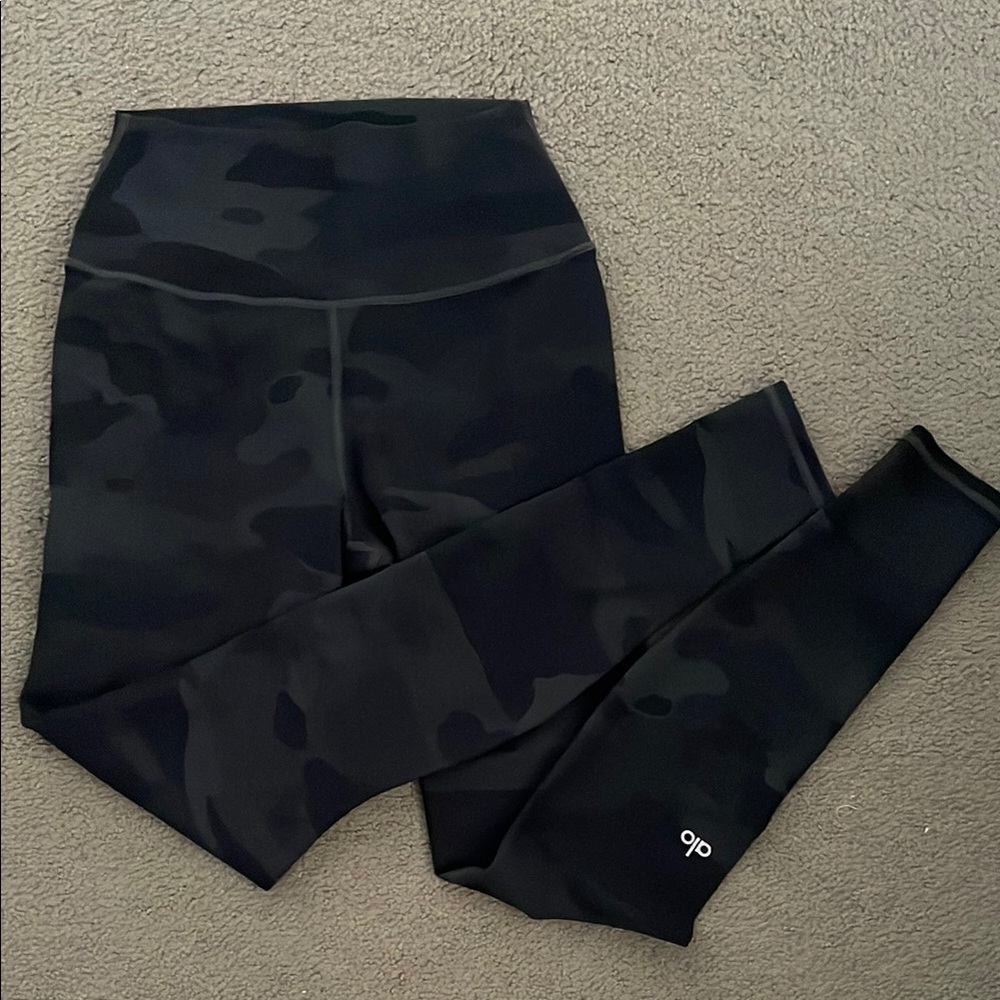 Alo Yoga Black Camouflage Leggings